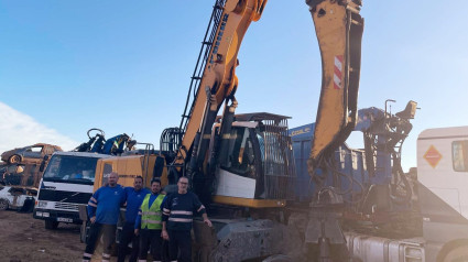 Compañeros voluntarios placentinos de la empresa Hierros Díaz en Catarroja