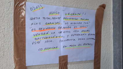 PROHIBIDO BAJAR A LOS GARAJES