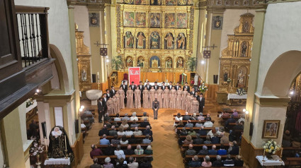 Actuación del coro de Corea en Navarra