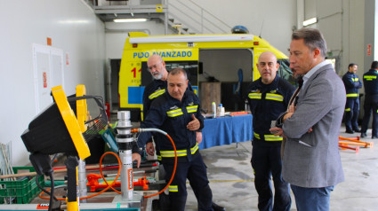 El alcalde de Lorca con el personal del servicio de Emergencias desplazado a Valencia