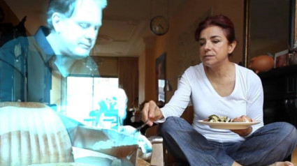 Alicia Framis, la primera mujer en casarse con un holograma