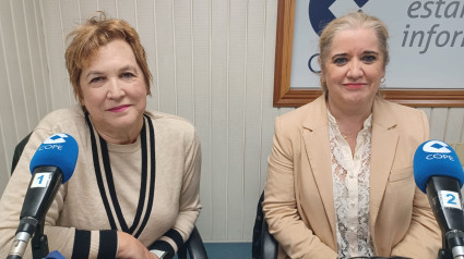 Mayte Deus y Rosa Martínez en los estudios de COPE Ferrol