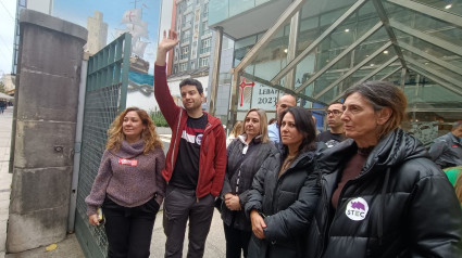 Los miembros de la Junta del Personal Docente, a las puertas del Gobierno de Cantabria