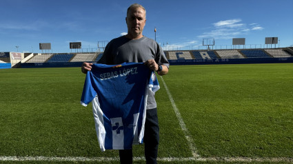 Sebas  López, entrenador del CF Lorca Deportiva