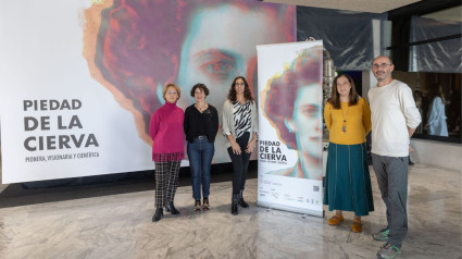 Ana Rouzaut, Gurutze Pérez, Eliana Fucili, Inmaculada Alva y Sergio Barbero, ponentes de la mesa redonda “Mujeres que inspiran”