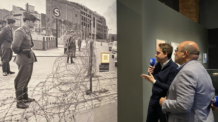 Expósito en la exposición 'El muro de Berlín. Un mundo dividido'