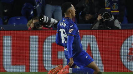 Álvaro Rodriguez celebra el primer gol del equipo getafense