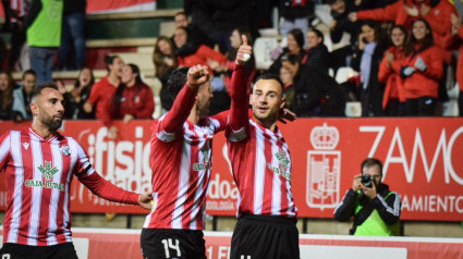 Clavería, del Zamora CF, celebra el gol ante el Lugo