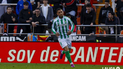 Chimy avila celebra su gol