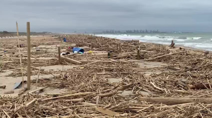 Así ha quedado la playa del Saler tras la dana