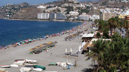 Playa de San Cristóbal, Almuñécar, provincia de Granada, Andalucía, Costa Tropical, España