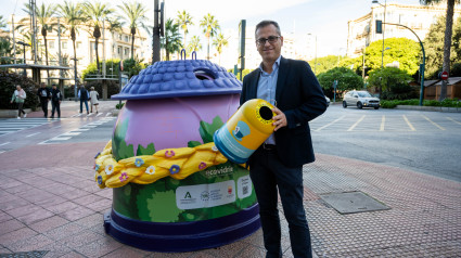 La magia del reciclaje de vidrio vuelve a tomar las calles de Almería con iglús de Ecovidrio tematizados por Disneyland París