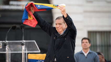 El líder opositor venezolano, Edmundo González, durante una concentración por la libertad de Venezuela, en la Puerta del Sol, a 28 de septiembre de 2024, en Madrid