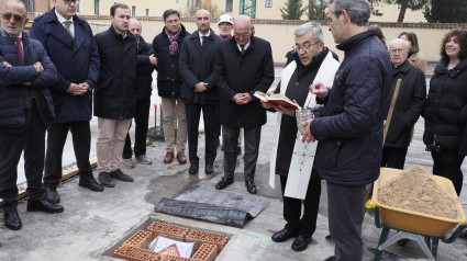 El Arzobispo de Valladolid bendice la primera piedra del nuevo Colegio Obra Social del Santuario