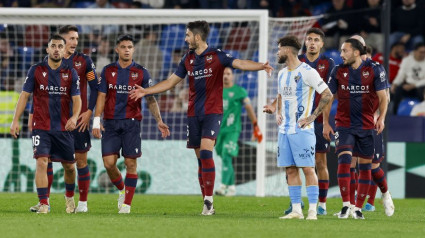 El Málaga sumo en Valencia su primera derrota lejos de La Rosaleda.