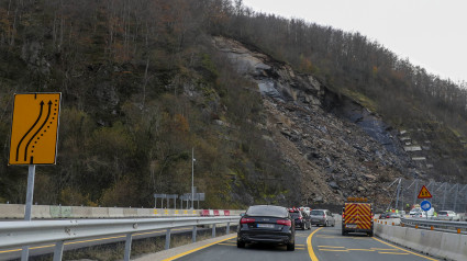 Paso provisional de la autopista del Huerna