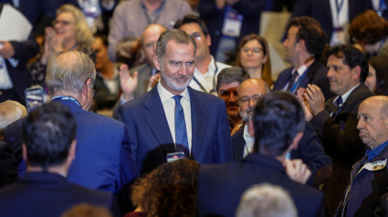 El rey Felipe VI llega a la XXIII reunión del congreso de la Confederación Española de Directivos y Ejecutivos, que se celebra este jueves en el Palacio de Congresos y Exposiciones de A Coruña