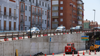 Los trabajos de emergencia se centran en el lado más próximo a la estación de autobuses