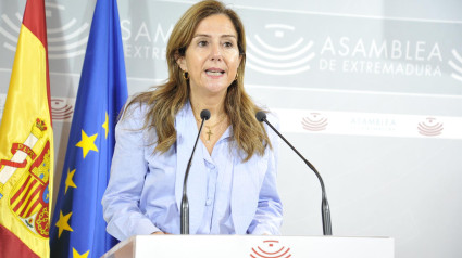 La secretaria general de la Consejería de Hacienda y Administración Pública, Inmaculada Núñez, en rueda de prensa