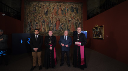 Foto de familia en la clausura de las Edades del Hombre de Villafranca del Bierzo (León)