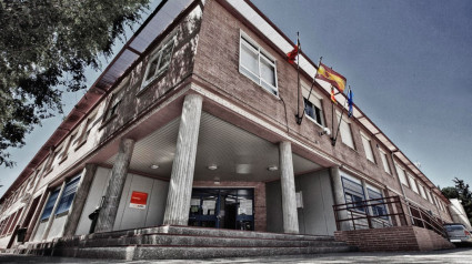 Entrada al instituto Cabaña en La Almunia.