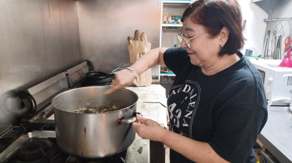 Fina en la cocina del bar restaurante "Magdalena 43"