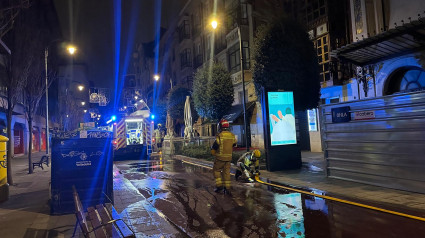 Los bomberos sofocan de madrugada un incendio declarado en el interior del Teatro Lope de Vega de Valladolid