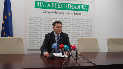 El director gerente del SES, Jesús Vilés, en rueda de prensa