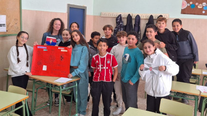 Un trabajo en el colegio y el cántico "Osasuna nunca se rinde" unen al alumnado de Ceuta y al equipo rojillo