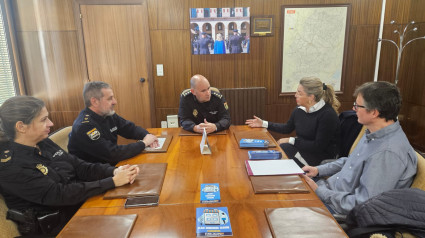 Reunión de la Asoc. comerciantes junto a la policía nacional