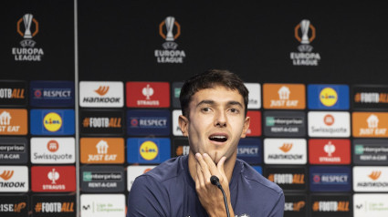 El centrocampista de la Real Sociedad, Martín Zubimendi, en una rueda de prensa de UEFA Europa League. EFE/Juan Herrero.