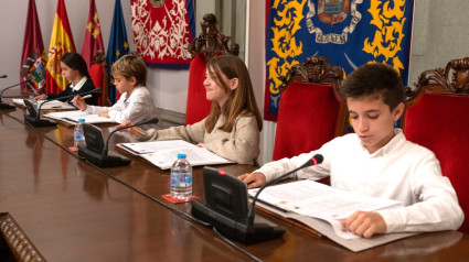 Alumnos en el pleno infantil de Cartagena