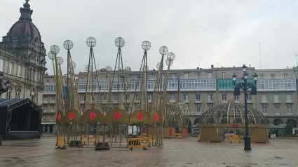 Coronas de Navidad en la Plaza de María Pita de A Coruña