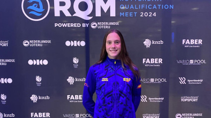 La zaragozana Clara Martínez de Salinas brilló con luz propia en Rotterdam junto al combinado nacional junior de natación.