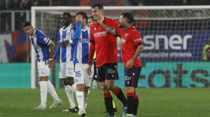 Budimir celebra el gol de Osasuna contra el Alavés