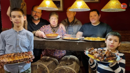 Salvador y su familia en el Abrente