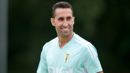 Ángel Montoro durante un entrenamiento con el Real Oviedo