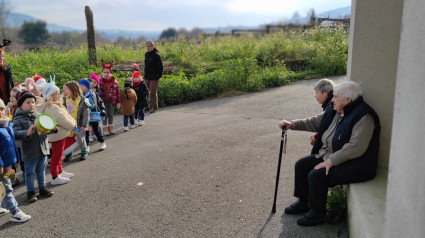 Por cuarto año consecutivo se puso en marcha el Nadal Solidario en el CRA de Valga