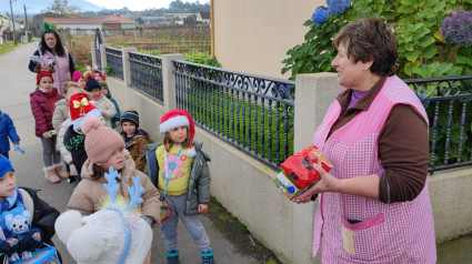 Los vecinos acogen encantados a la comitiva solidaria