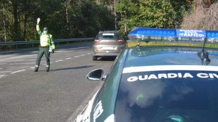 Guardia Civil de Tráfico alto