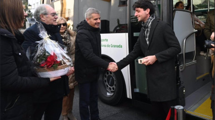 Recibimiento al viajero número 25 millones del Consorcio de Transportes de Granada