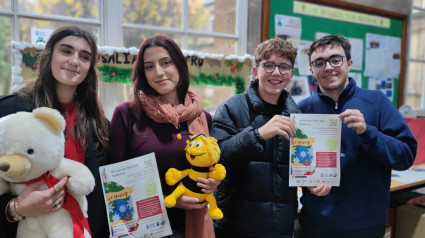 Noa, Adriana, Diego y Jacobo forman el equipo de comunicación del evento solidario