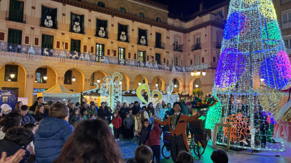 Inauguración de la feria de artesanía de Huesca