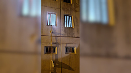 COPE accede a la foto que muestra por la ventana que huyeron dos presos de Picassent