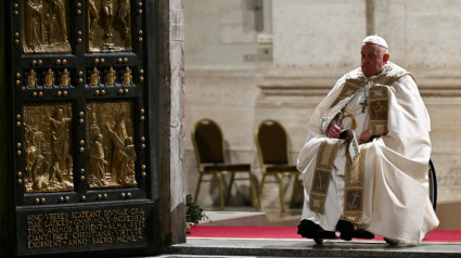 El Papa abre la Puerta Santa en este Año Jubilar de la Esperanza