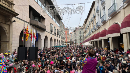 Entorno a 800 niños se han reunido en el centro de Huesca