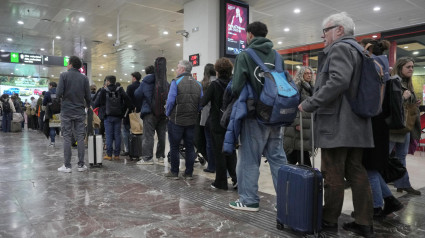 Miles de viajeros afectados por un fallo informático en los trenes Talgo Avril