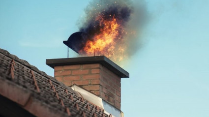 Imagen de una chimenea en llamas