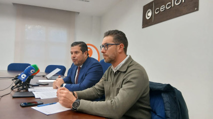 El presidente de Ceclor, Juan Jódar, a la izquierda, acompañado del presidente de Ucecon