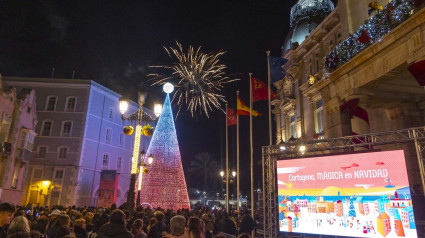 Plaza del Ayuntamiento en el cierre de las fiestas navideñas